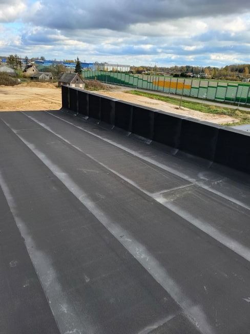 Bitumena jumta segums, RavaProof DIAMOND PLUS SBS, 4,2mm (-20C) Dark grey, virsklājs