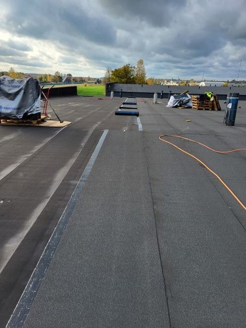 Bitumena jumta segums, RavaProof DIAMOND PLUS SBS, 4,2mm (-20C) Dark grey, virsklājs